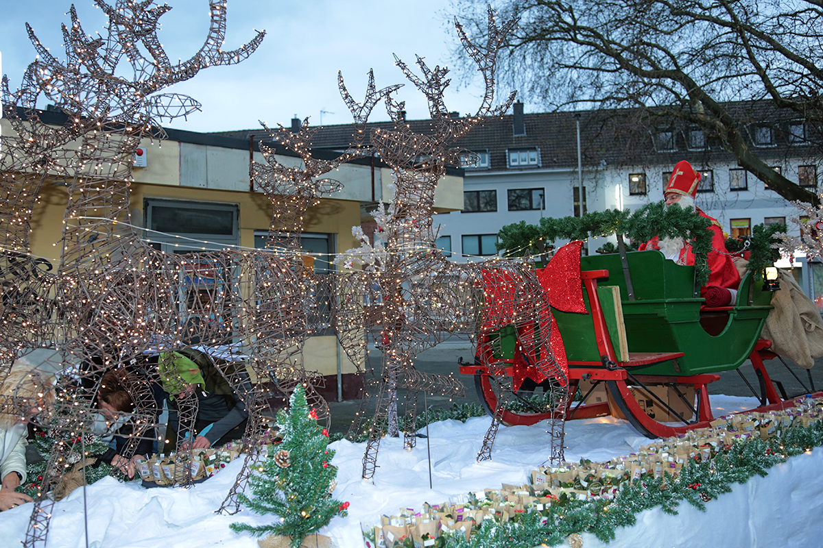 Magischer Moment der ersten Jülicher Weihnachtsparade