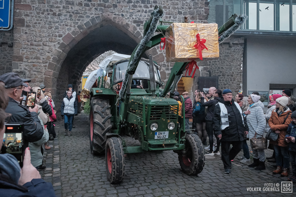 Impression 29 der ersten Jülicher Weihnachtsparade 2024