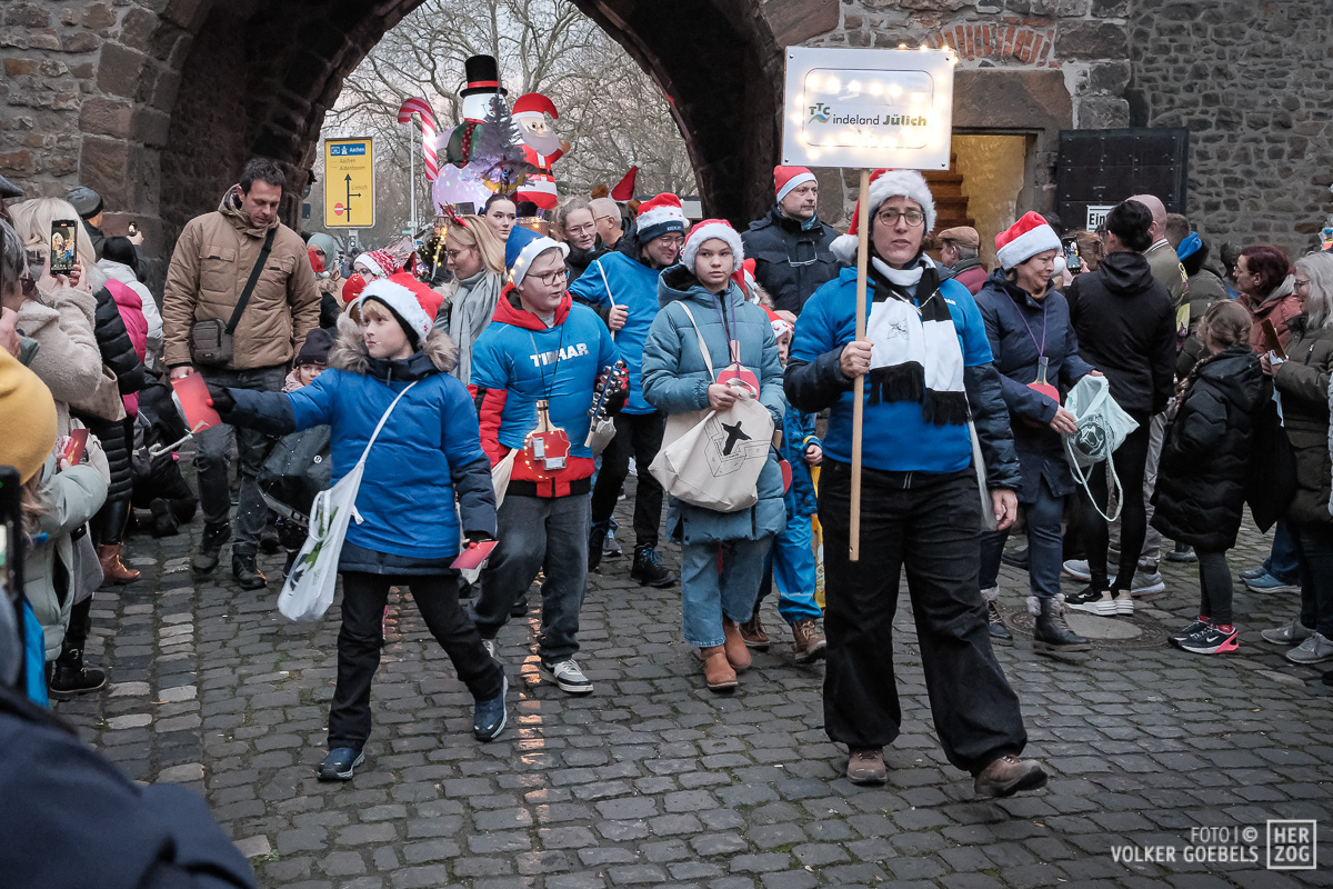 Impression 31 der ersten Jülicher Weihnachtsparade 2024