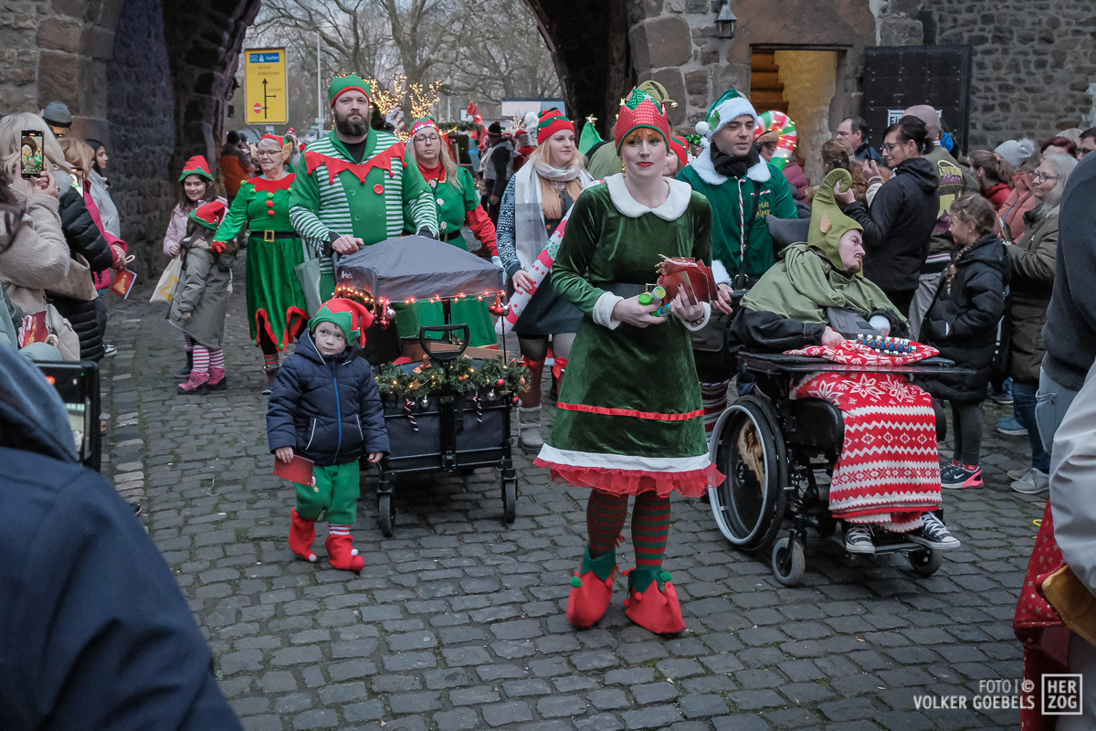 Impression 35 der ersten Jülicher Weihnachtsparade 2024