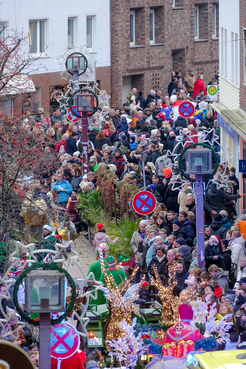 Impression 53 der ersten Jülicher Weihnachtsparade 2024