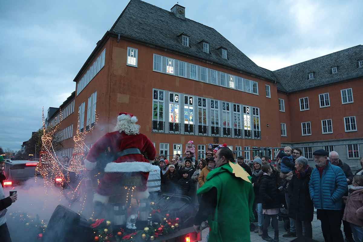 Impression 57 der ersten Jülicher Weihnachtsparade 2024