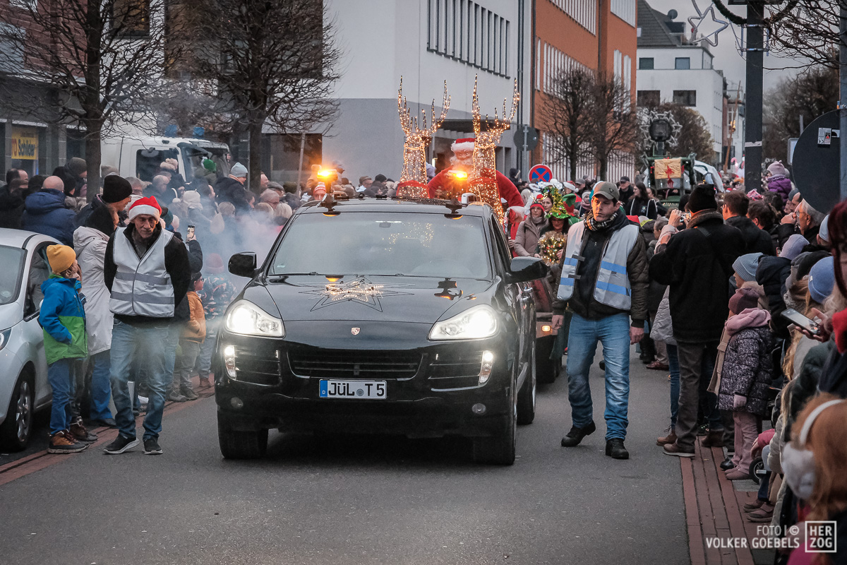 Impression 65 der ersten Jülicher Weihnachtsparade 2024