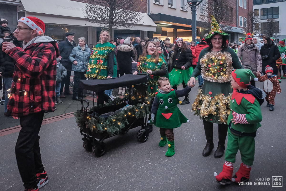 Impression 66 der ersten Jülicher Weihnachtsparade 2024