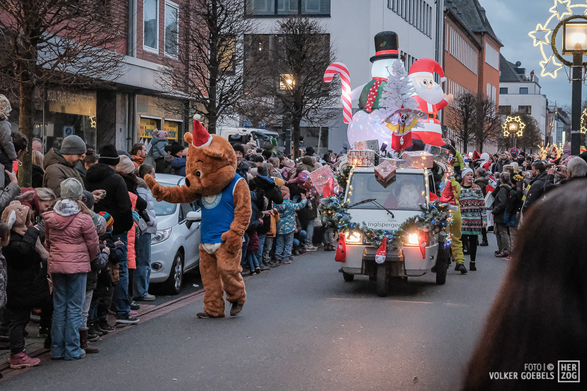 Impression 68 der ersten Jülicher Weihnachtsparade 2024
