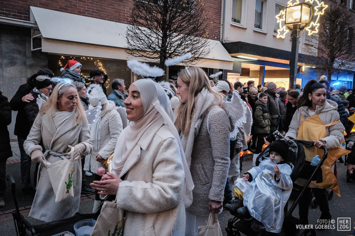 Impression 72 der ersten Jülicher Weihnachtsparade 2024