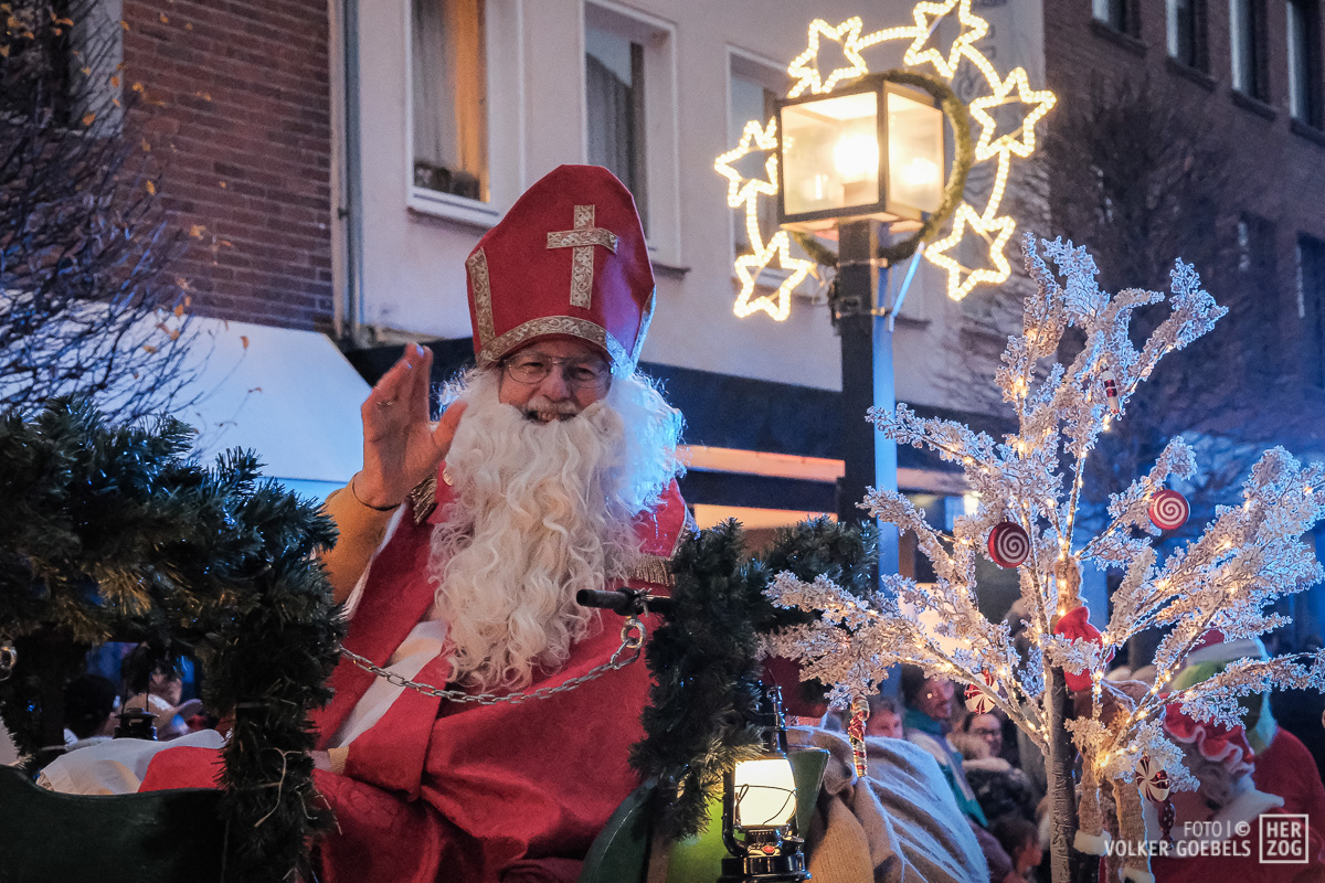 Impression 73 der ersten Jülicher Weihnachtsparade 2024